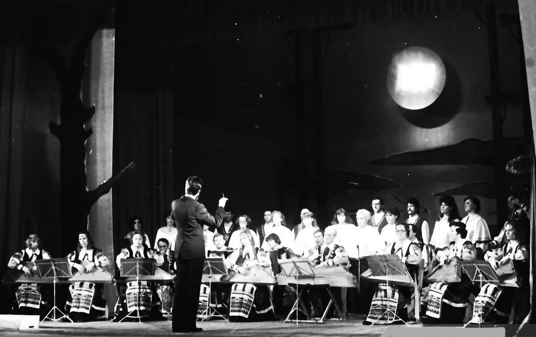 Artistic ensemble directed on stage