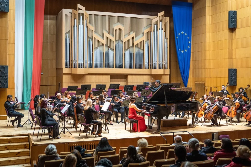 Pourquoi le chef d'orchestre utilise-t-il une baguette ?