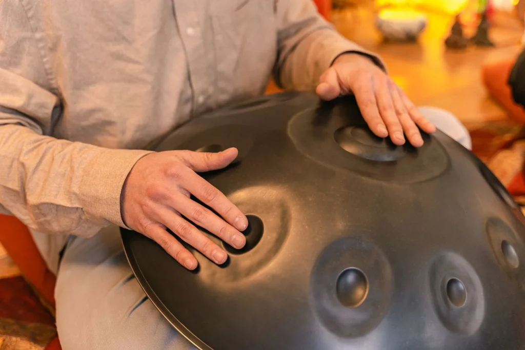Online Handpan Lessons: Platforms and Reviews